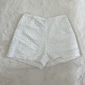 Urban Outfitters White High Waisted Floral Shorts **Never Worn**